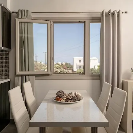 In The Heart Of & Free Pool - Nychteri Apartment *