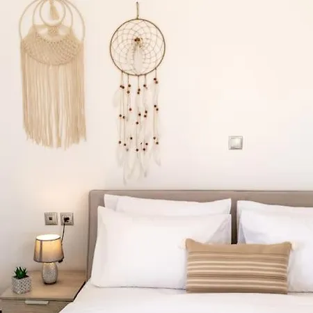 In The Heart Of & Free Pool - Nychteri Apartment Fira (Santorini)