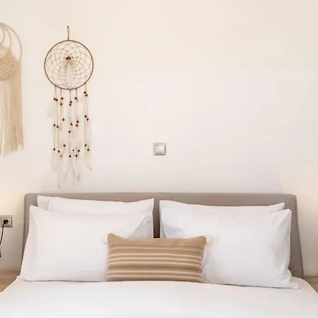 In The Heart Of & Free Pool - Nychteri Apartment